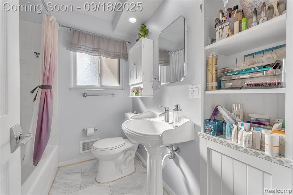 43629 Vivian Drive, Sterling Heights, MI 48313 — Photo 19