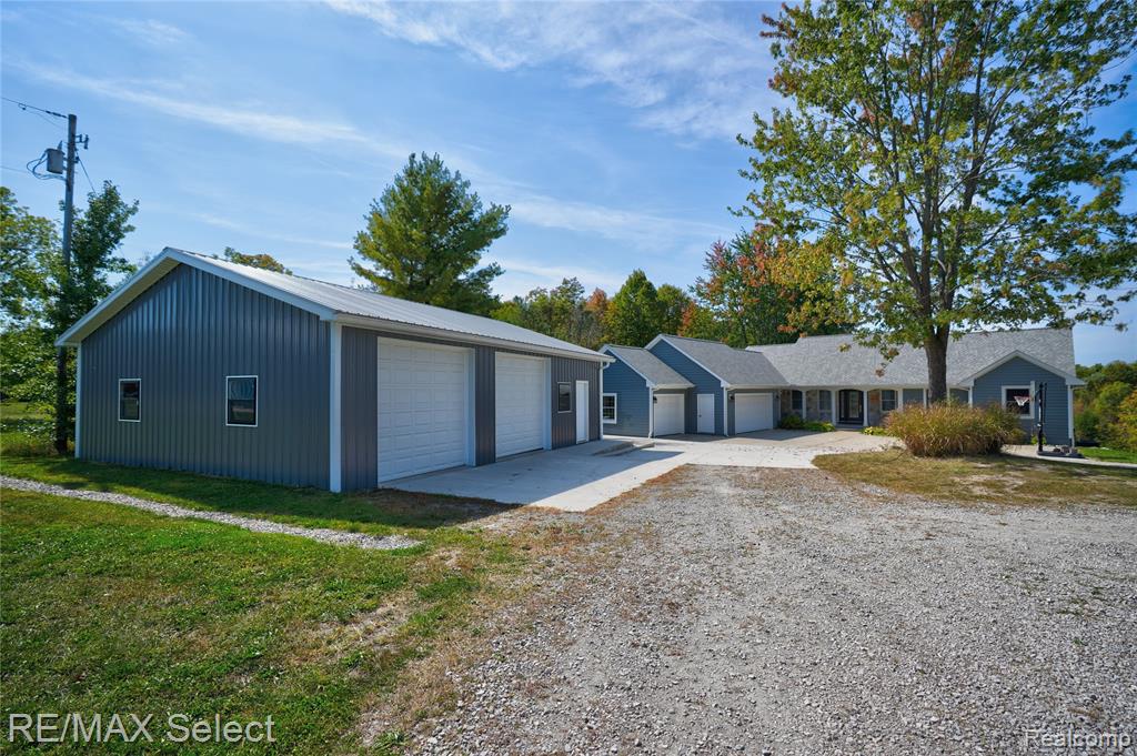 6056 Atlas Road, Grand Blanc, MI 48439 — Photo 70