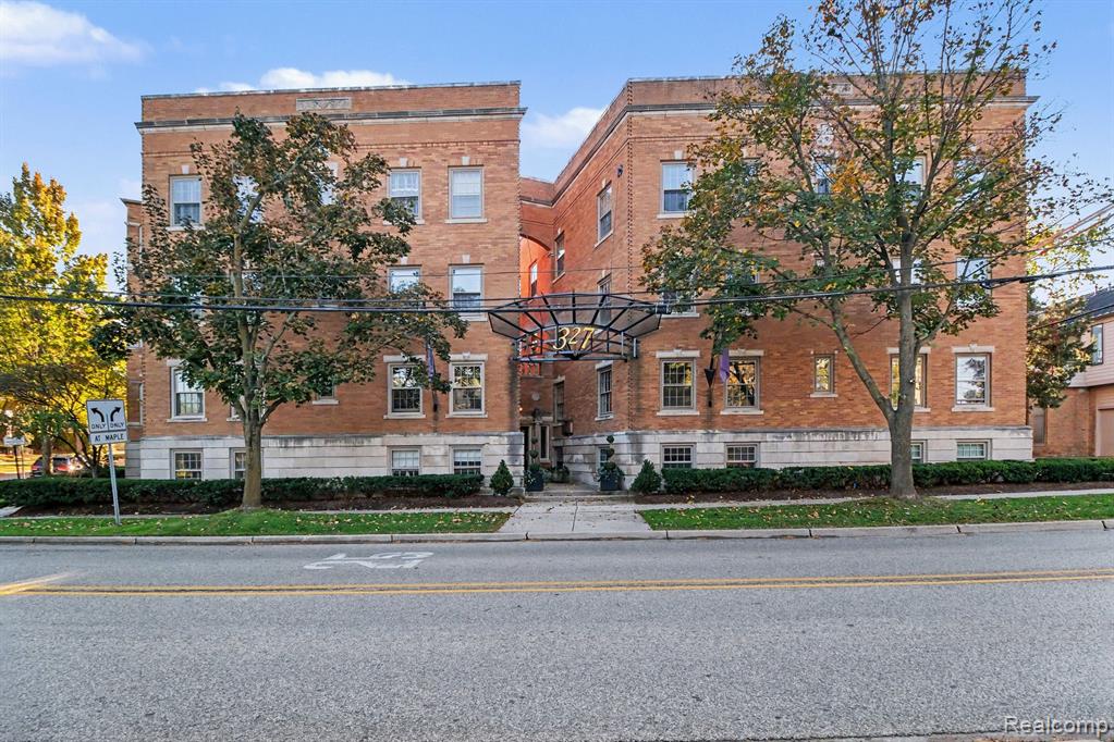 327 SOUTHFIELD Road, 16 (3CS), Birmingham, MI 48009