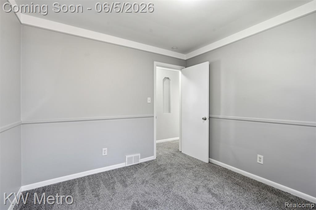 9662 Berwyn, Redford, MI 48239 — Photo 13