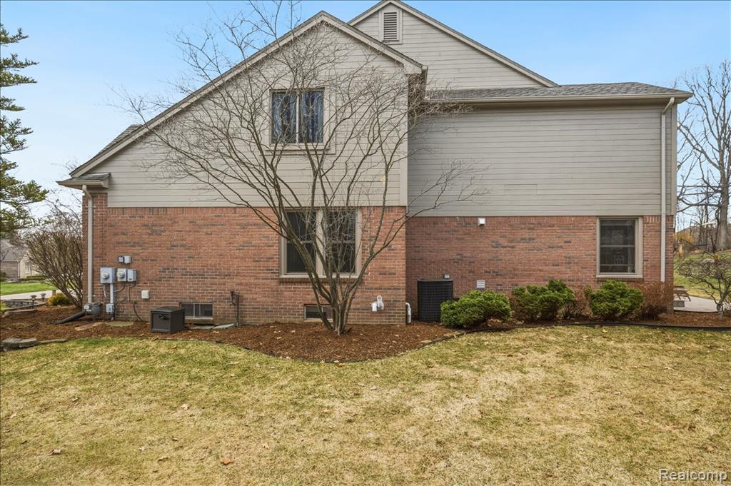 4471 S Castlewood Court, Auburn Hills, MI 48326 — Photo 57