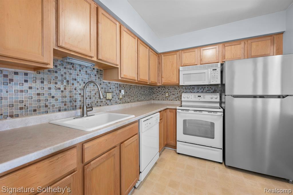 475 BALDWIN Avenue, 26, Rochester, MI 48307 — Photo 9