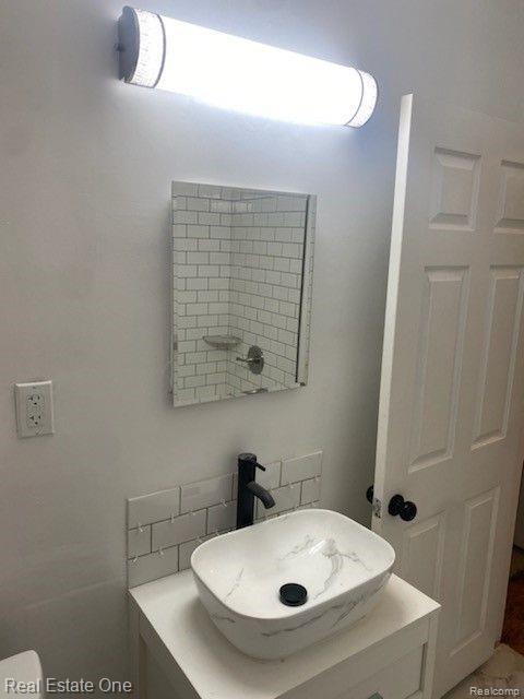 8665 QUINCY Street, Detroit, MI 48204 — Photo 16