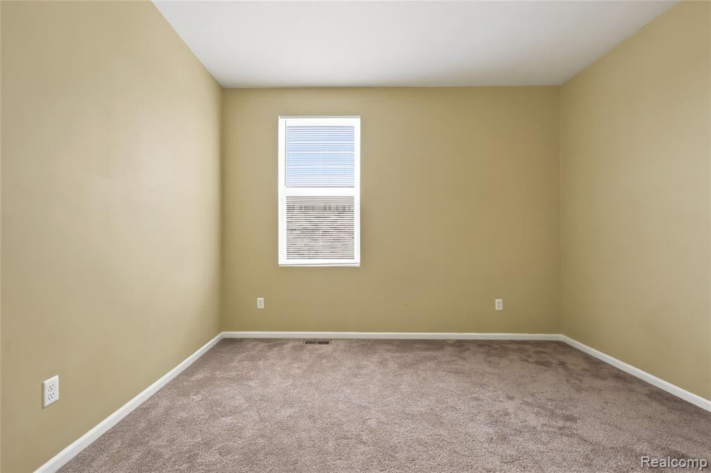 56626 Leeds Lane, Macomb, MI 48042 — Photo 18