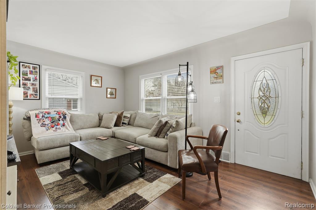 927 Montrose Avenue, Royal Oak, MI 48073 — Photo 4