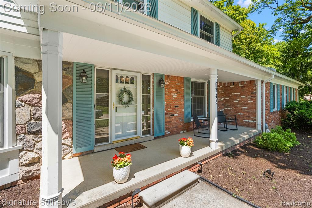 5748 Cherry Crest Drive, West Bloomfield, MI — Photo 3