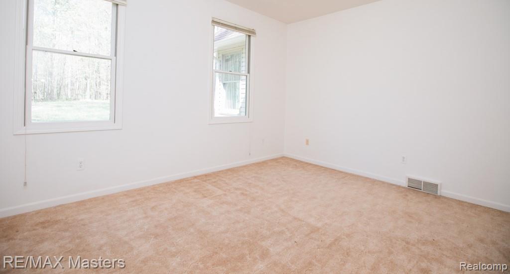 27178 John Drive, New Boston, MI 48164 — Photo 30