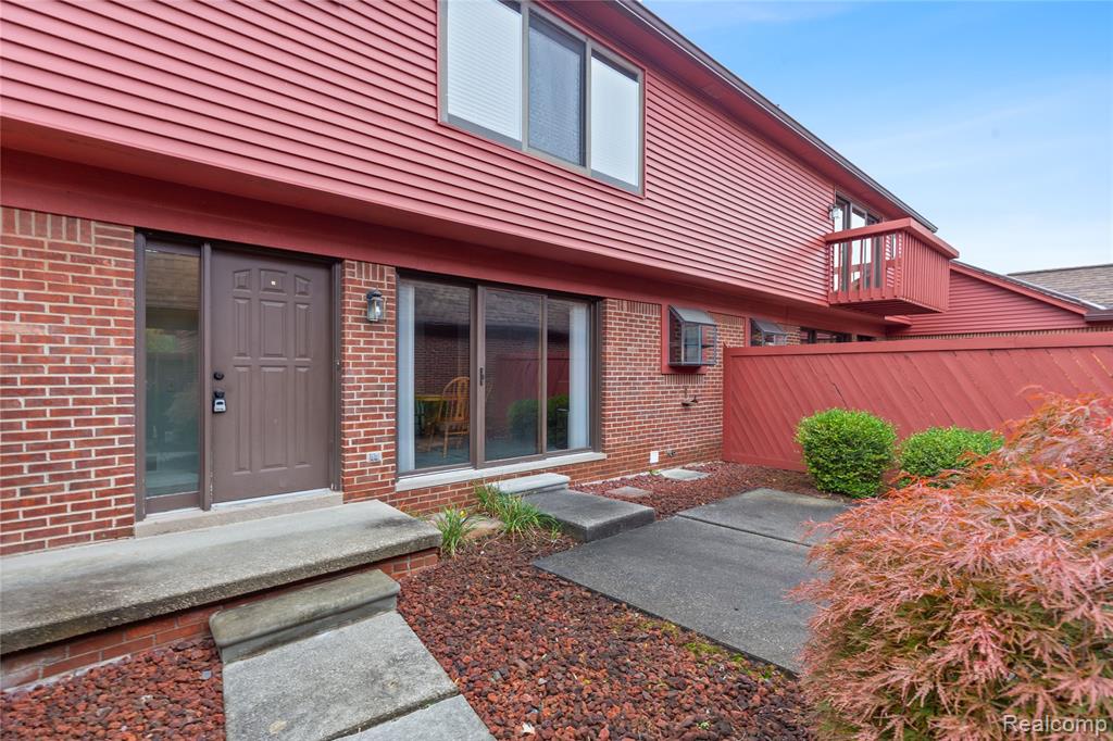 42216 Lochmoor Street, Clinton Twp, MI 48038 — Photo 4