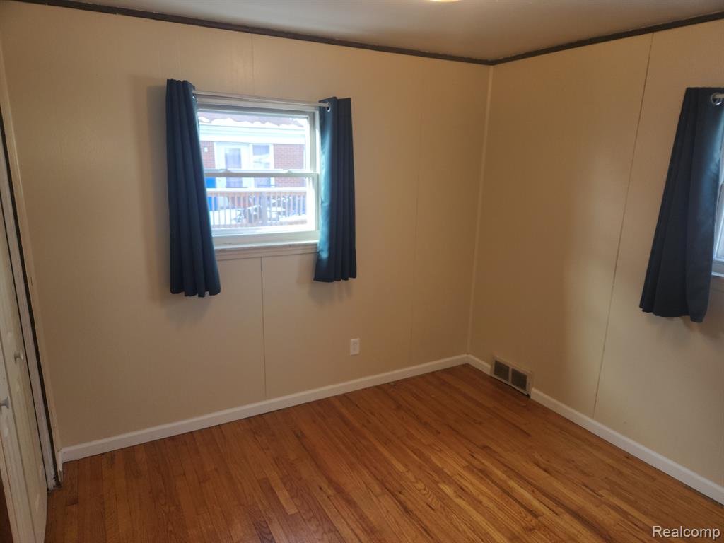 8395 DARLENE Street, Warren, MI 48093 — Photo 17