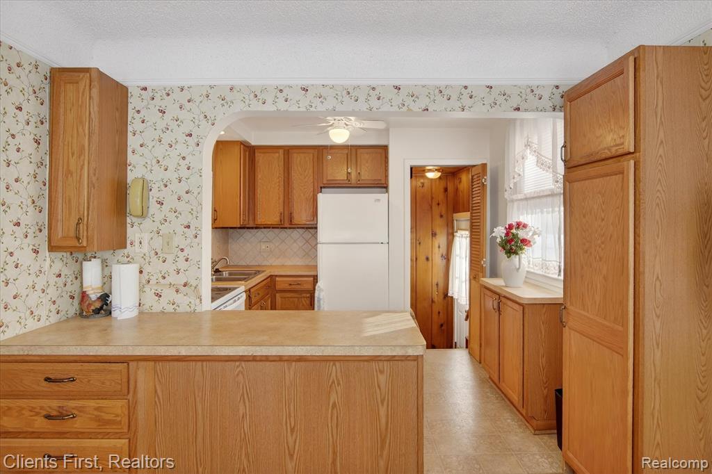 4403 Biddle Street, Wayne, MI 48184 — Photo 10
