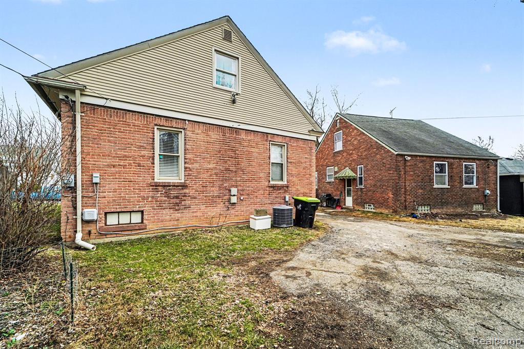 39 Neome Drive, Pontiac, MI 48341 — Photo 25