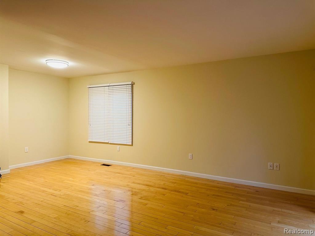 5313 SIMPSON LAKE Road, West Bloomfield, MI 48323 — Photo 4