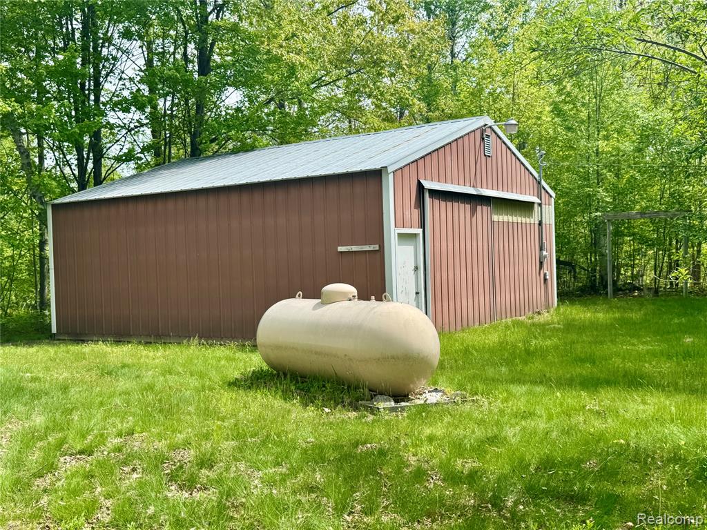 499 E Winegars Road, Gladwin, MI 48624 — Photo 33