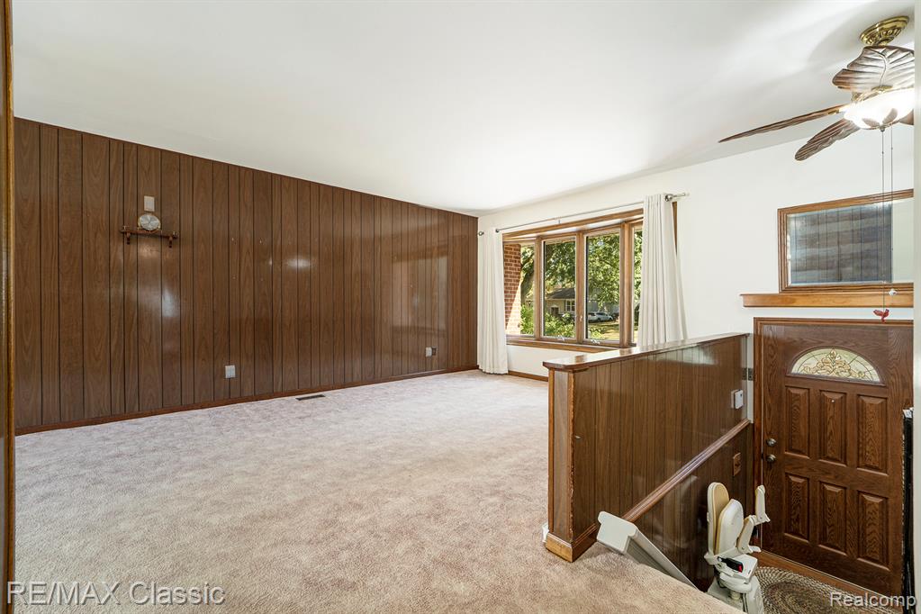 822 Manzano Drive, Wolverine Lake, MI 48390 — Photo 7