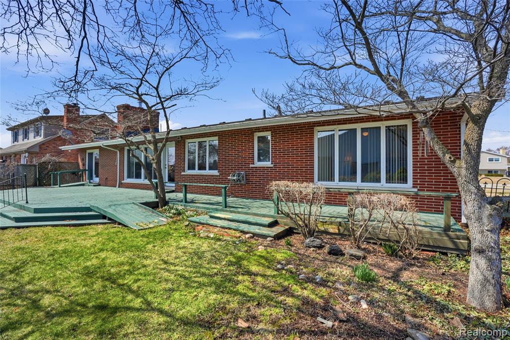 49750 Nautical Drive, Chesterfield, MI 48047 — Photo 27