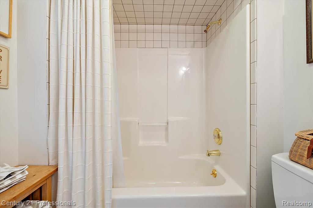 40205 Ashland Drive, Sterling Heights, MI 48313 — Photo 43