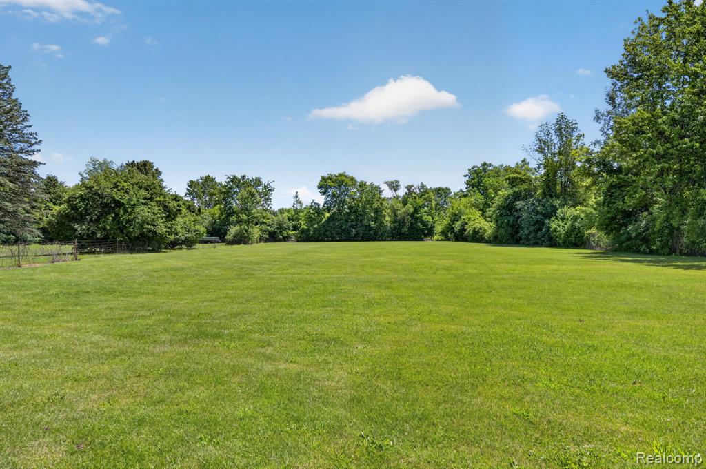 5233 Torrey Road, Flint, MI 48507 — Photo 43
