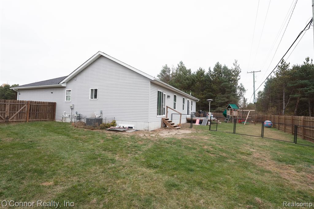 2007 Edward Lane E, MI — Photo 27