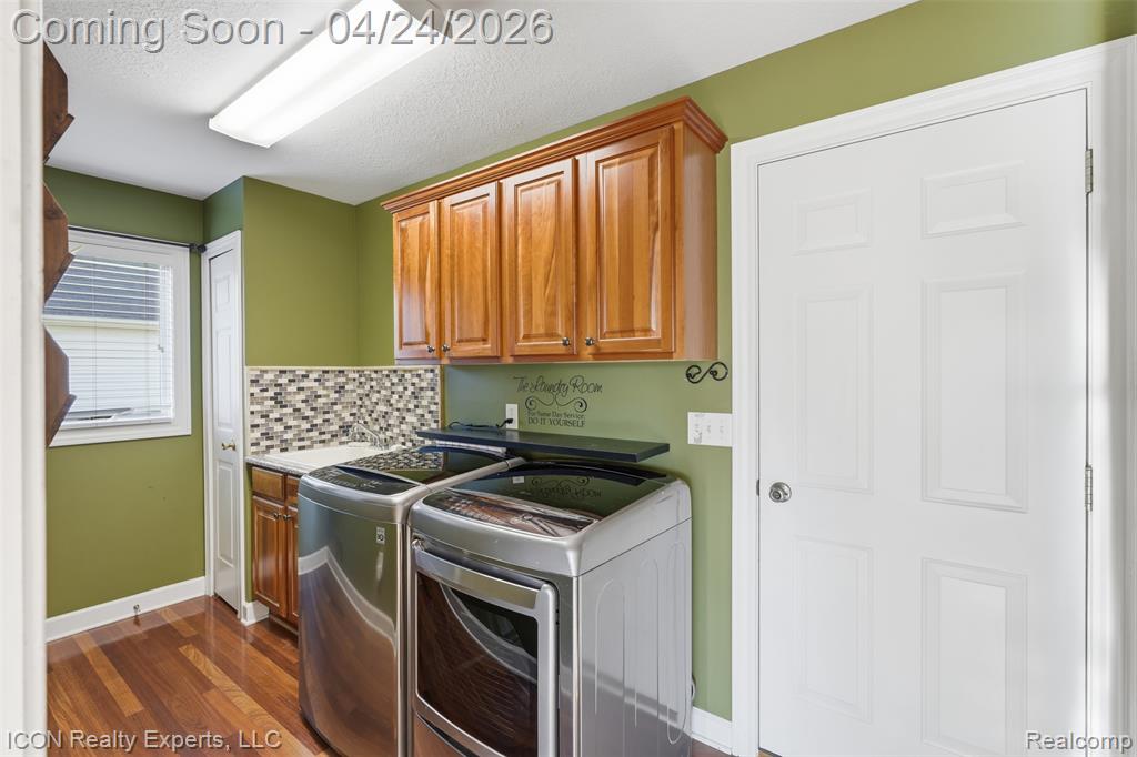 9211 Meadow Ridge Lane, Grand Blanc, MI 48439 — Photo 11