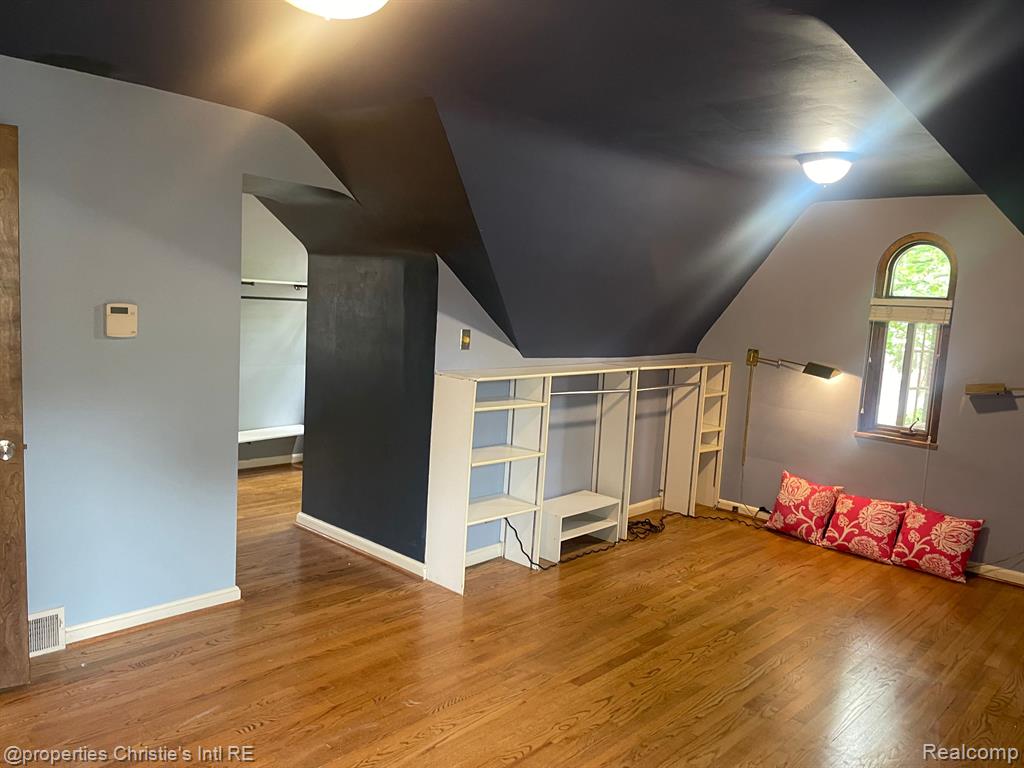 532 SAINT CLAIR Street, Grosse Pointe, MI 48230 — Photo 27
