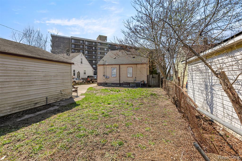 5708 Warwick Street, Detroit, MI 48228 — Photo 31