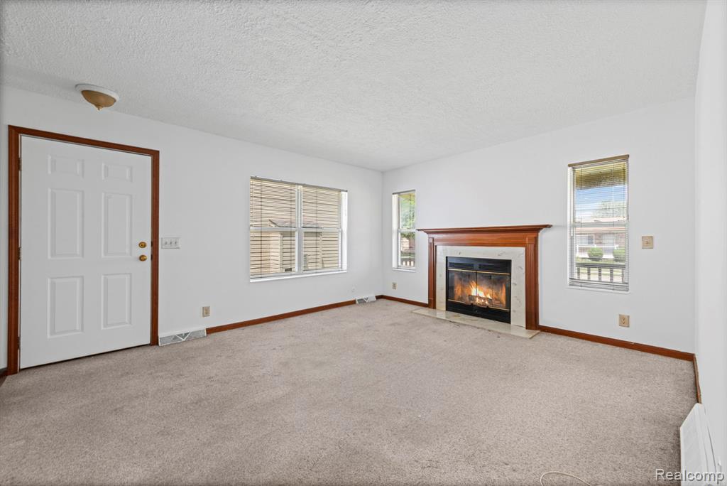 941 Pine Street, Wyandotte, MI 48192 — Photo 12