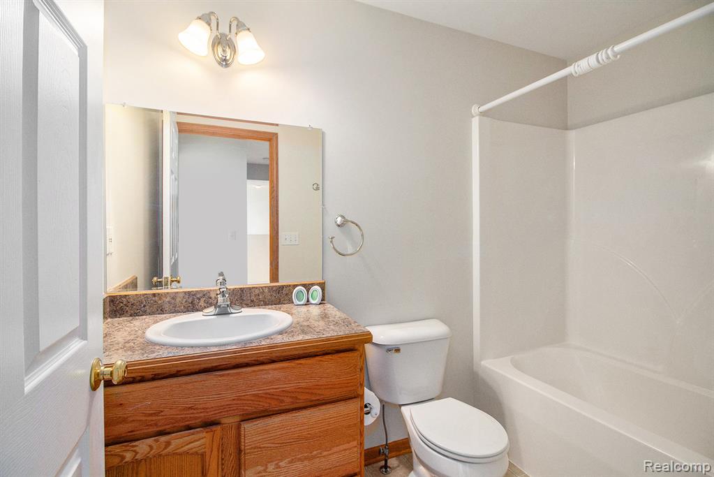 2173 Fawn Glen Circle, Lapeer, MI 48446 — Photo 23
