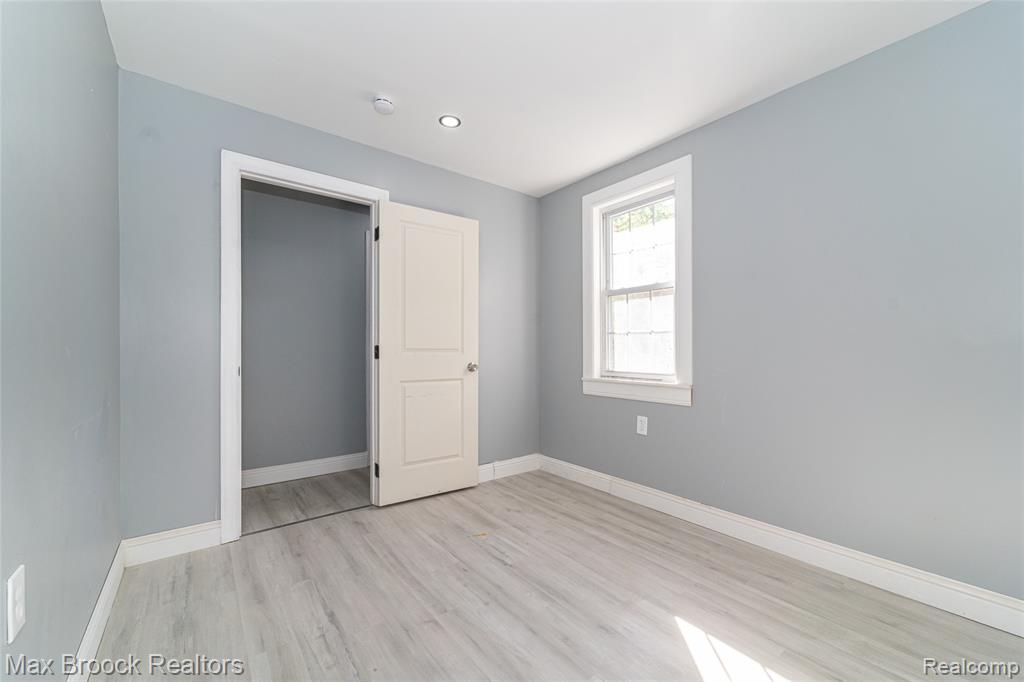 9327 Schaefer Highway, Detroit, MI 48228 — Photo 30