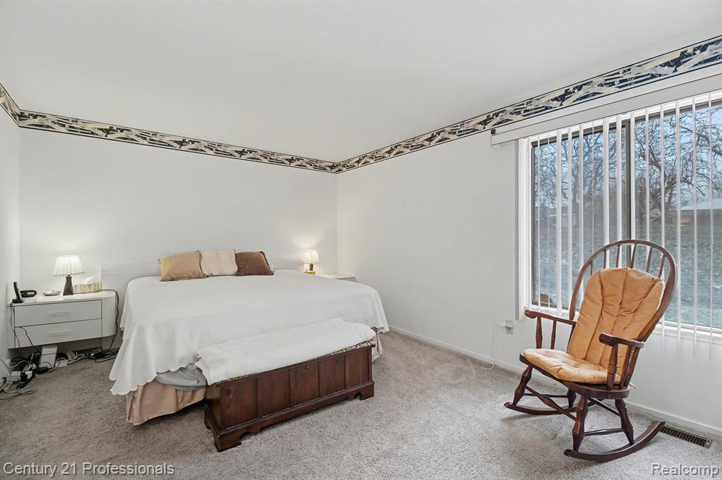 6680 Ridgefield Circle, 102, West Bloomfield, MI — Photo 14