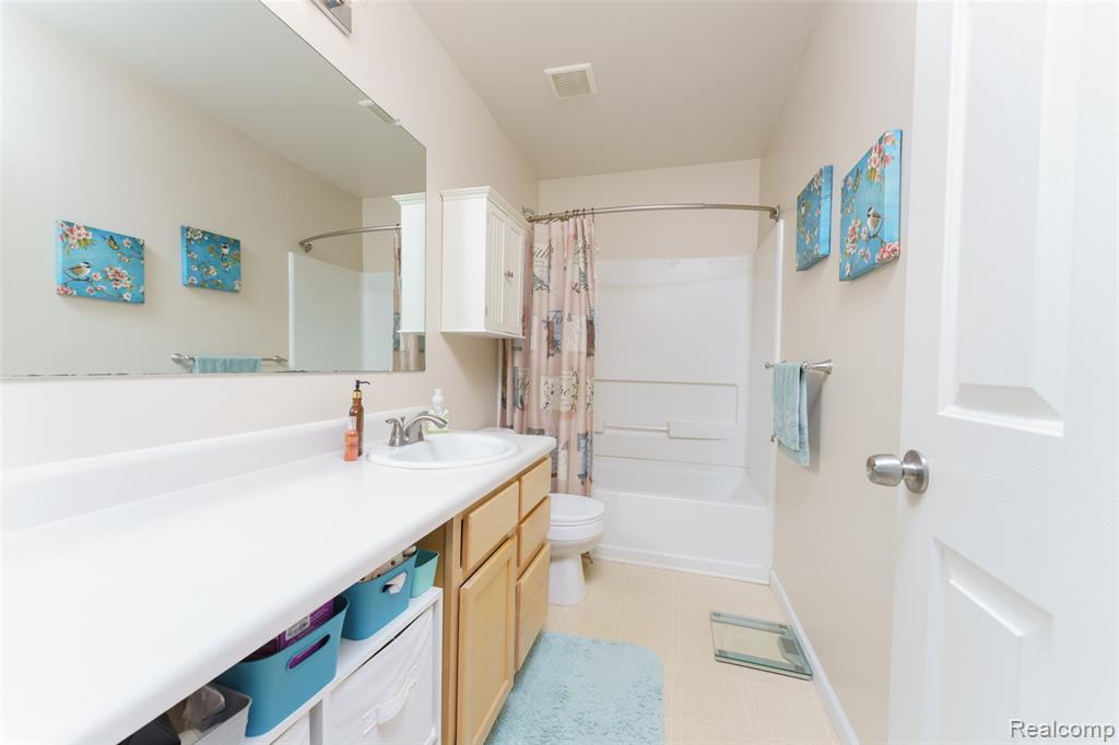 8580 Fox River Drive, Fowlerville, MI 48836 — Photo 19