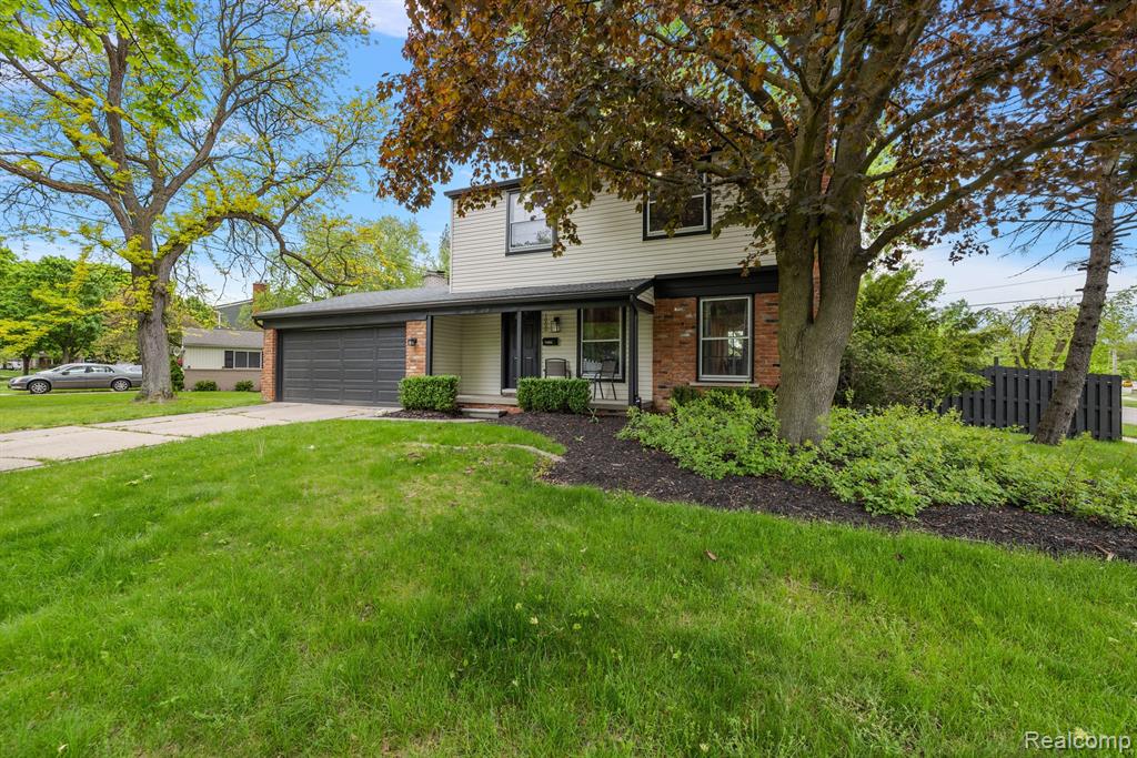 1000 CANTERBURY Street, Northville, MI 48167 — Photo 2