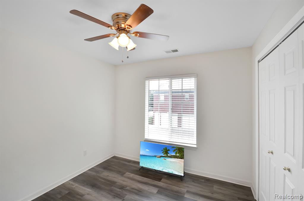 8425 Williamstown Drive, Shelby Twp, MI 48316 — Photo 15