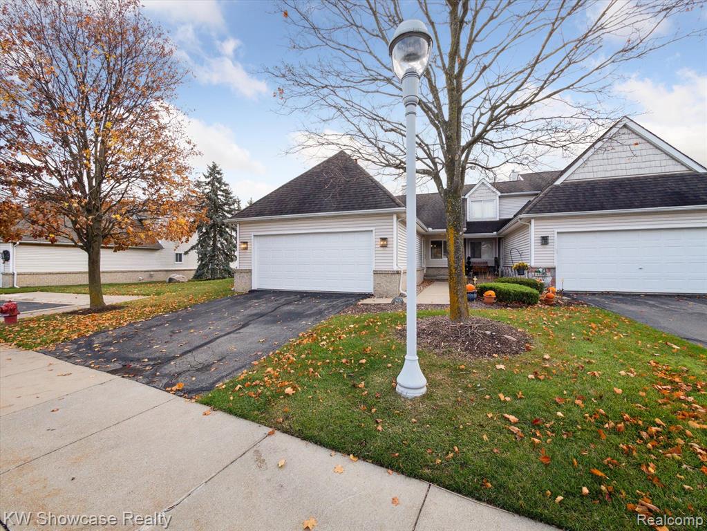 61011 EVERGREEN, South Lyon, MI 48178 — Photo 3
