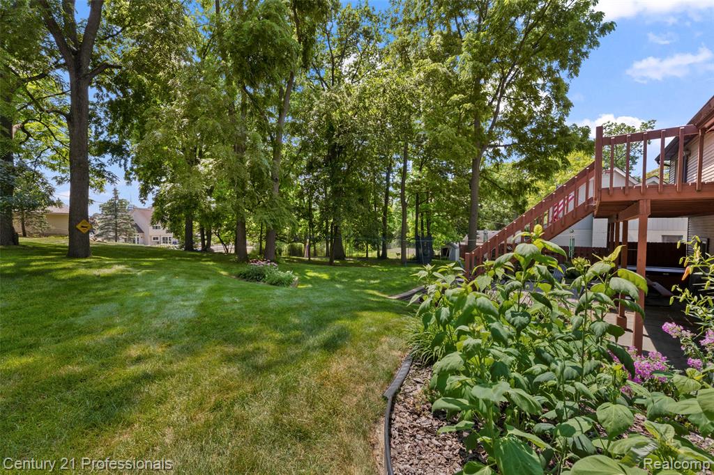 5135 Virgie Lane, West Bloomfield, MI 48324 — Photo 31