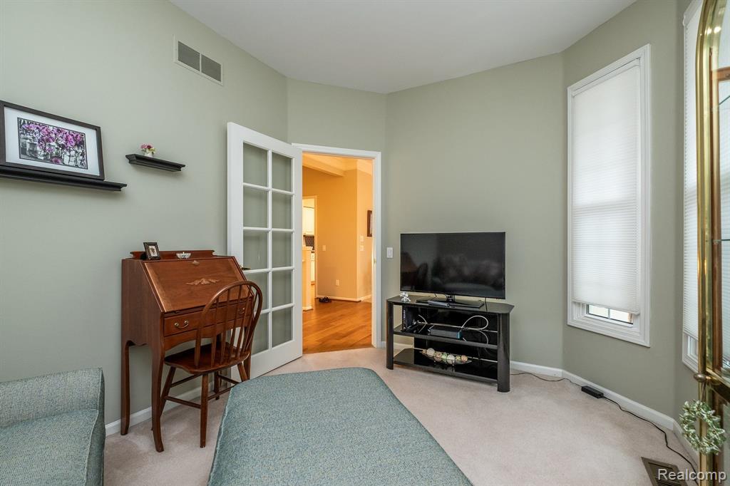 16189 FOREST LAKE Drive, 127, Northville, MI 48168 — Photo 17