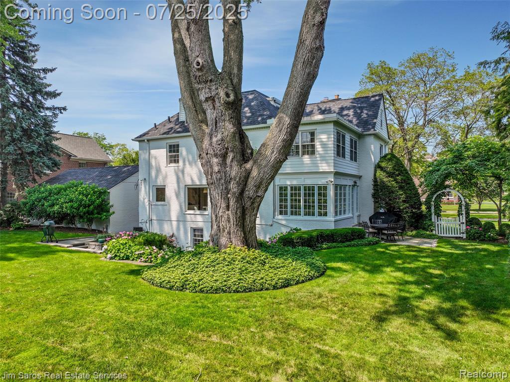 51 Lochmoor Boulevard, Grosse Pointe Shores, MI 48236 — Photo 45