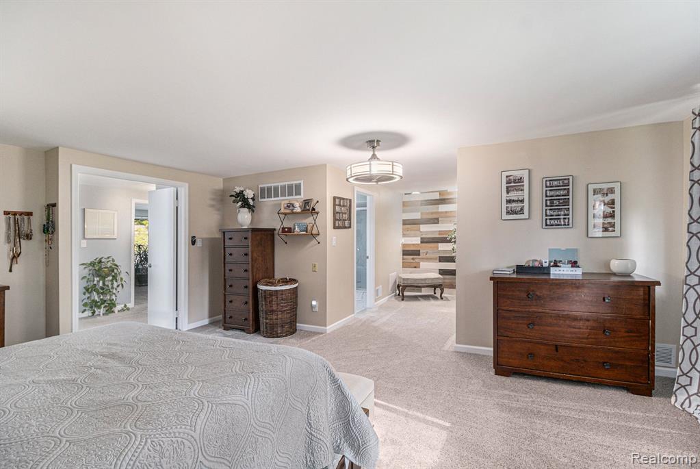 7357 Creek View Circle, West Bloomfield, MI — Photo 21