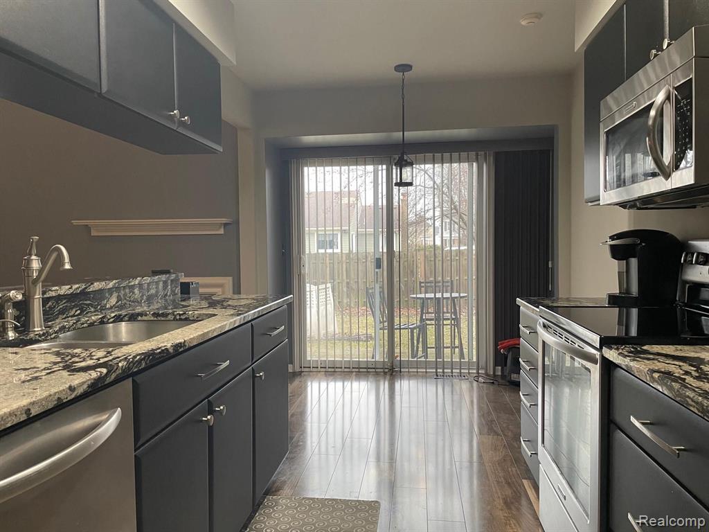45245 HORSESHOE Circle, Canton, MI 48187 — Photo 5