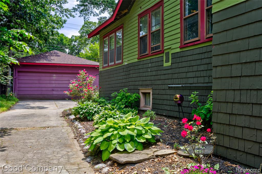 925 W Hazelhurst Street, Ferndale, MI 48220 — Photo 30