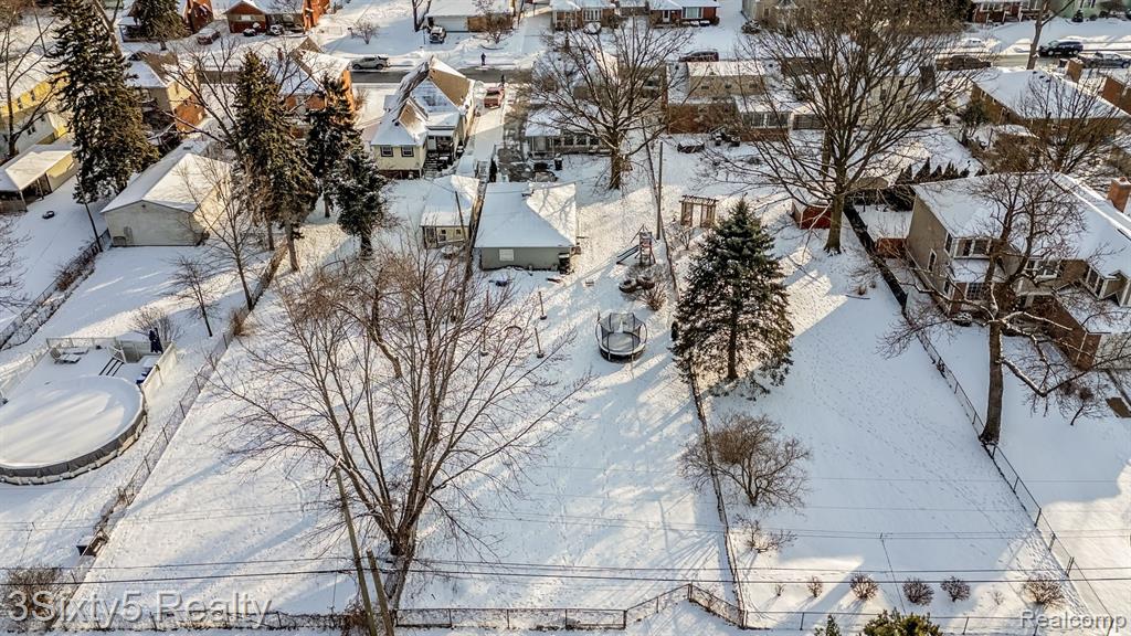 744 RIVERBANK Street, Wyandotte, MI 48192 — Photo 54