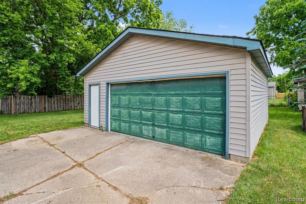 821 Isham Street, Owosso, MI 48867 — Photo 23