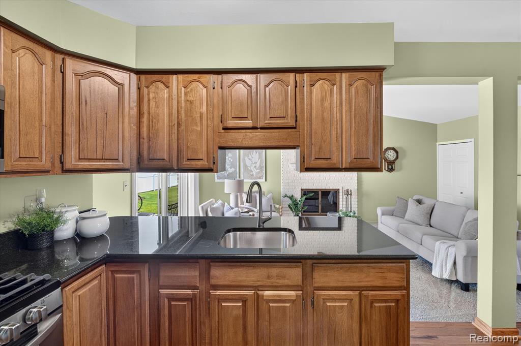7026 London Court, Canton, MI 48187 — Photo 15