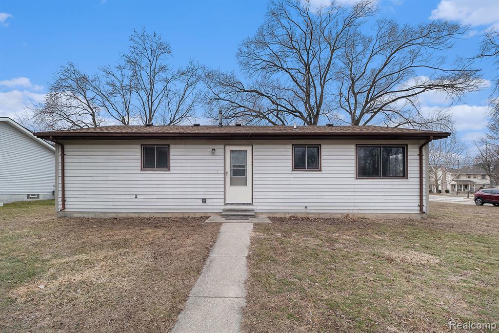46474 VINEYARD Avenue, Shelby Twp, MI 48317 — Photo 15
