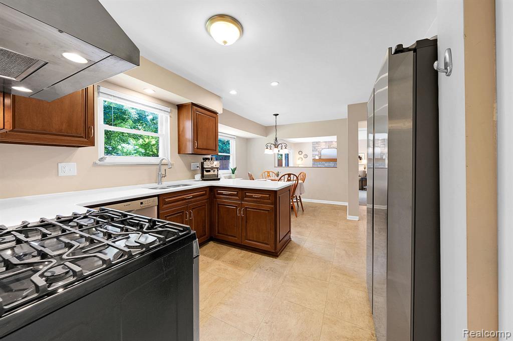 4180 Allegheny Drive, Troy, MI 48085 — Photo 17