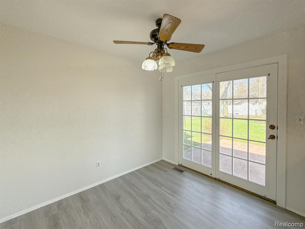 5171 OAKVIEW Drive, Swartz Creek, MI 48473 — Photo 12
