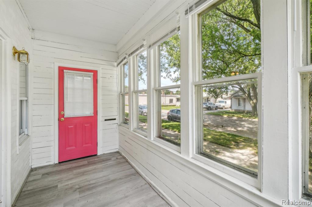 46 E HAYES Avenue, Hazel Park, MI 48030 — Photo 5