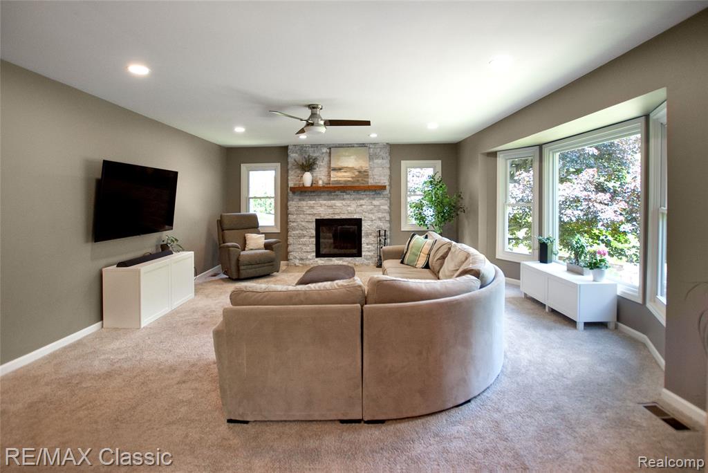 44500 Louvert Court, Novi, MI — Photo 17