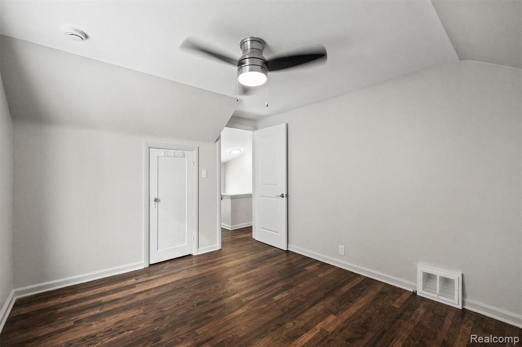 911 N Perry Street, Pontiac, MI 48340 — Photo 13