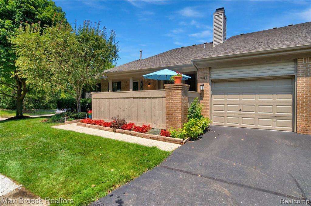 38750 CHESSINGTON, Farmington Hills, MI 48331 — Photo 3
