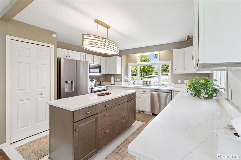 935 Mildred J Court, Brighton, MI 48116 — Photo 13